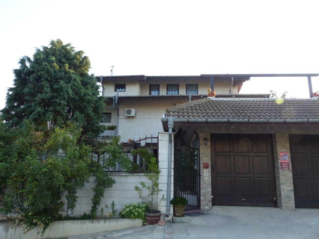 Guest House Delphini Varna Exterior photo